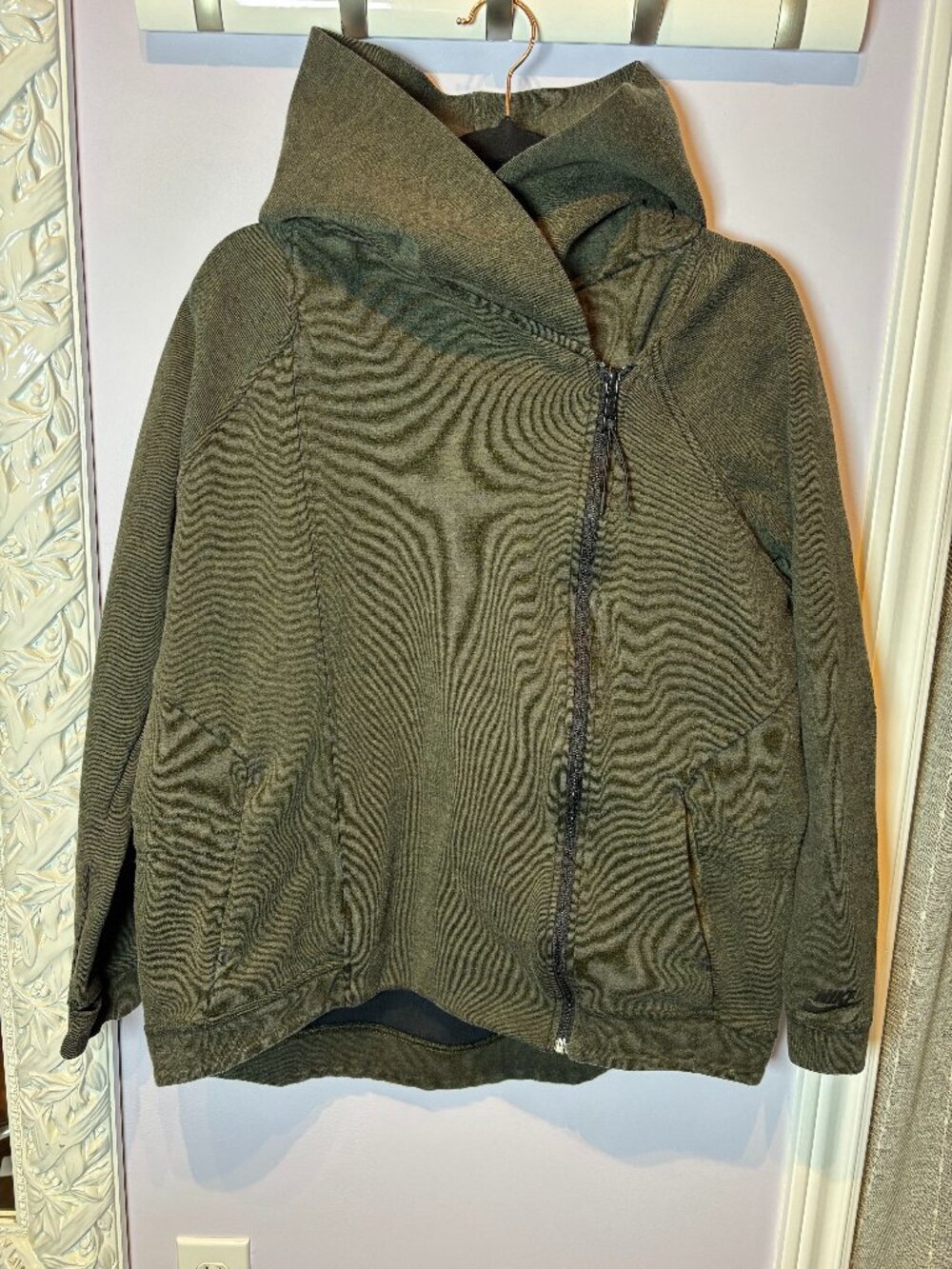 Nike Women’s Zip Up With Big Hood and Drawstring Waist Size Large